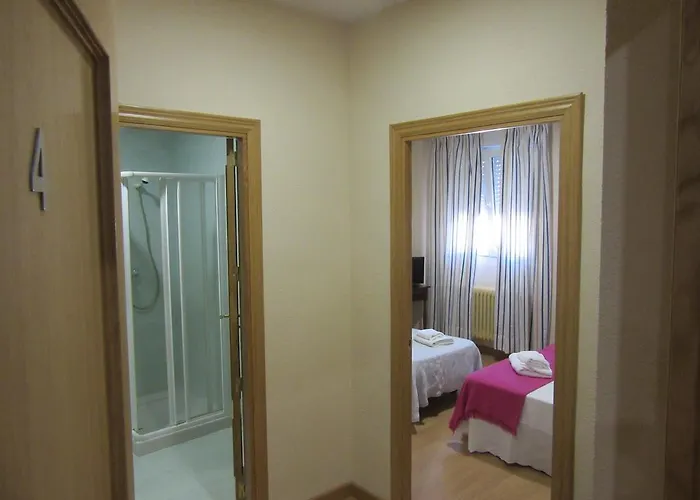 Hernan Cortes Pensión 2*